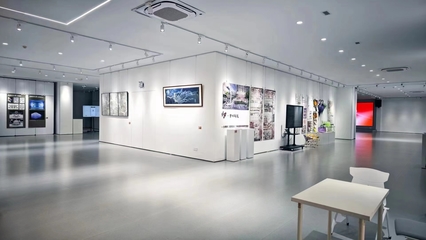 尝试多元化艺术形式进军跨界为我校设计学院举办教师双年展展示创新融合盛果