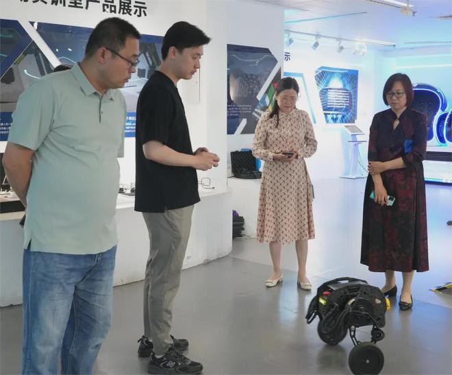 深化校企合作 共谋文旅新篇——郑州旅游职业学院继续教育学院院长孙权一行莅临展馆参观交流